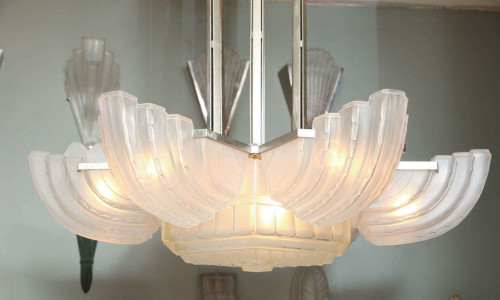 FRENCH ART DECO CHANDELIER BY SABINO